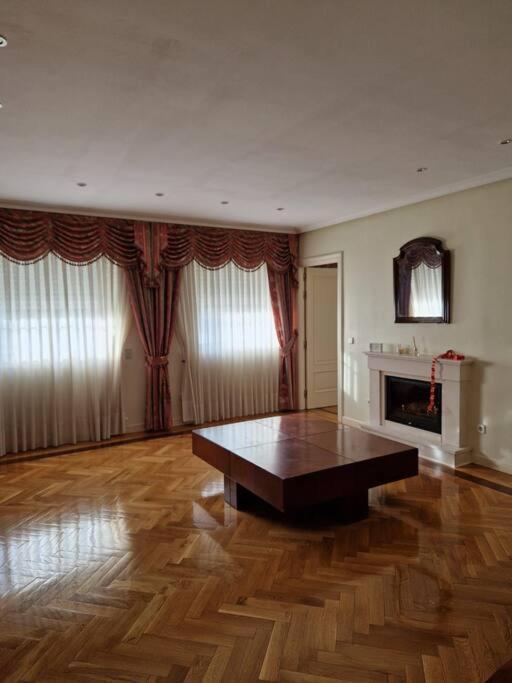 La Casona Imperial Villa Alpedrete Bagian luar foto